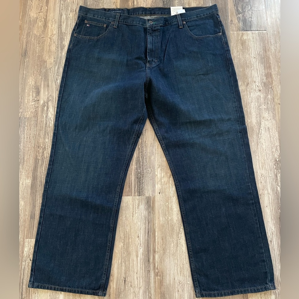 Mens Tommy Freedom Jean. Size 44x30. Never worn.
